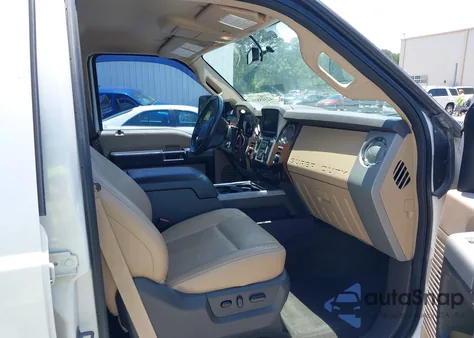 2015 Ford F-250 Lariat z USA, uszkodzony, nr VIN 1FT7W2BT1FEA07101